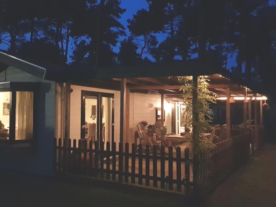 Mooi Chalet Met Grote Tuin Op Een 4 Sterren Park. Doornspijk Exterior photo